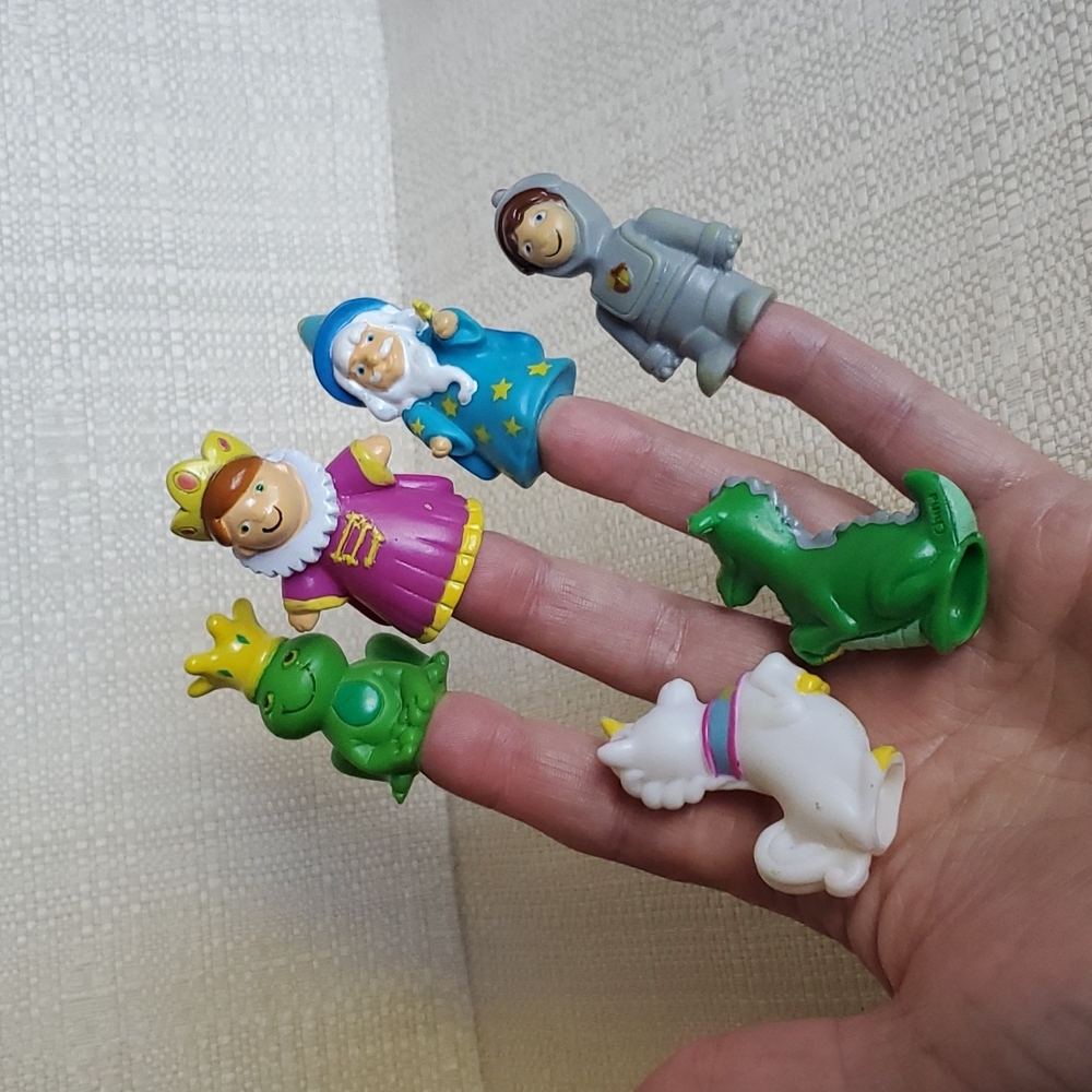 💖 4/$25 Fairytale Rubber Finger Puppets -  12 pack